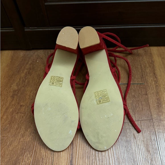 Elegant Red Strappy Women's Sandals - Picture 2 of 4